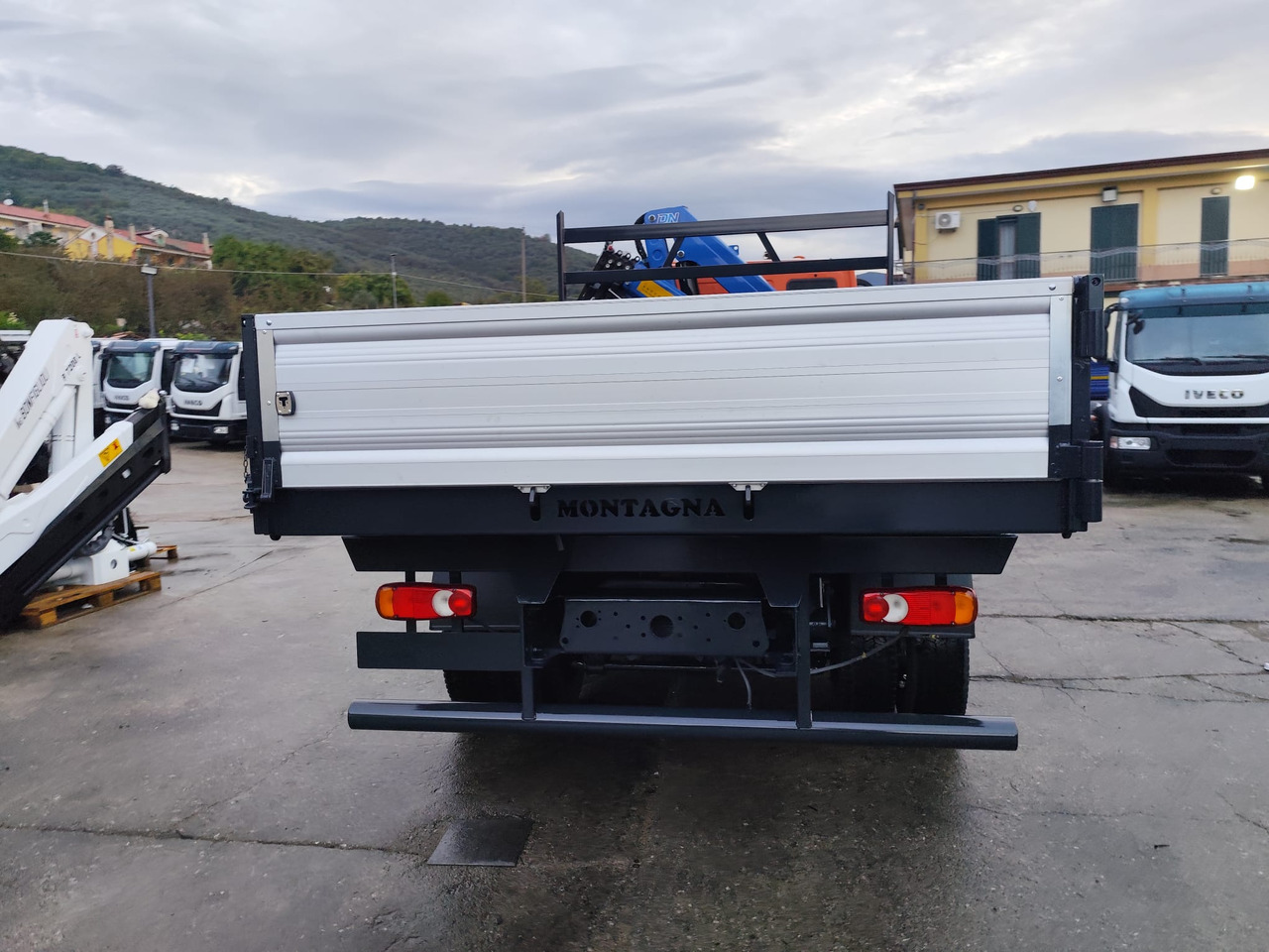 Crane truck IVECO EUROCARGO 120-90L: picture 25