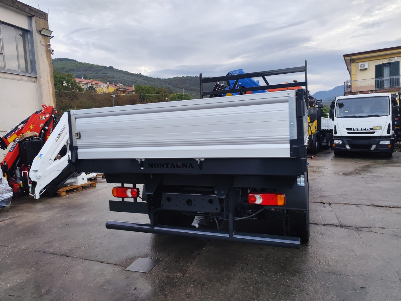 Crane truck IVECO EUROCARGO 120-90L: picture 24