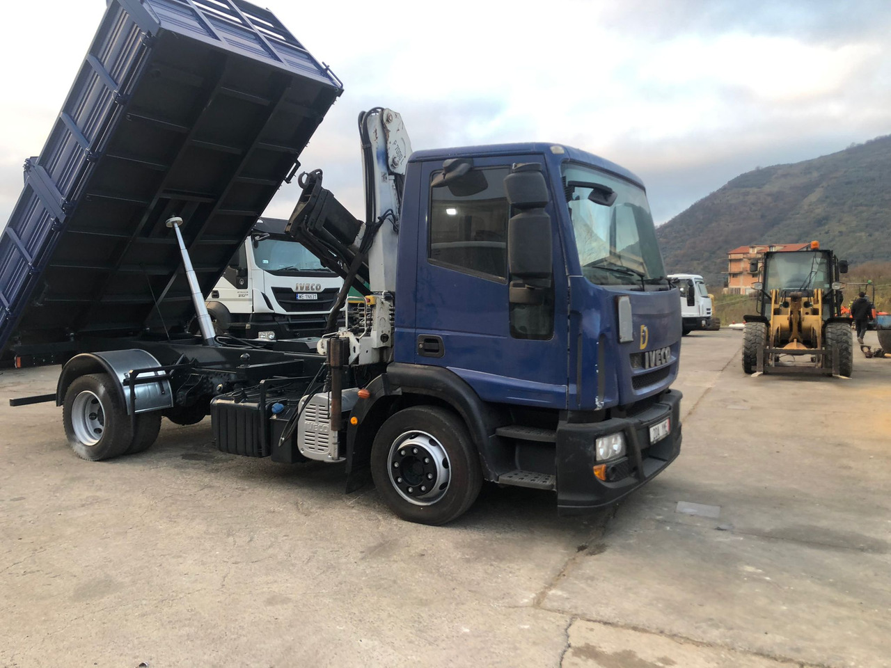 Crane truck IVECO EUROCARGO 120E25: picture 25