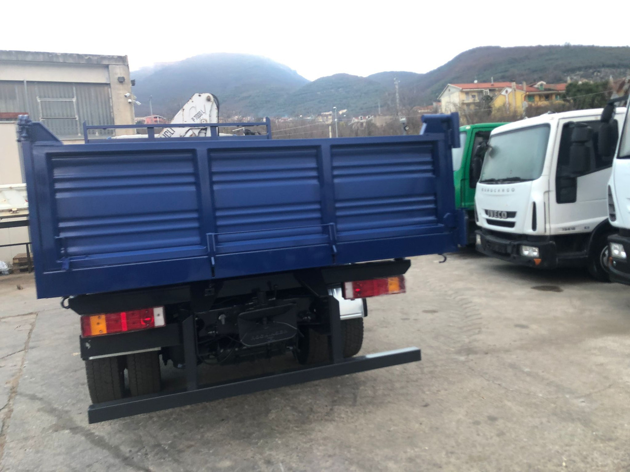 Crane truck IVECO EUROCARGO 120E25: picture 9