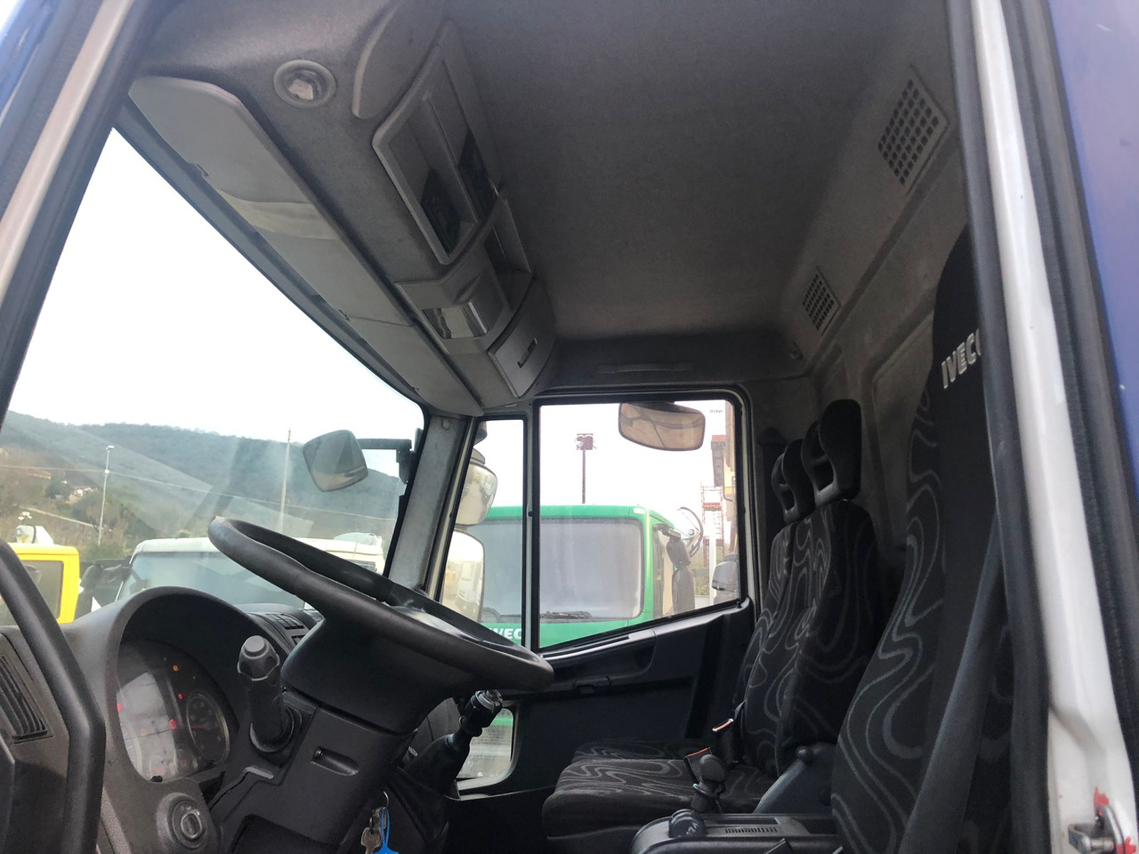 Crane truck IVECO EUROCARGO 120E25: picture 35