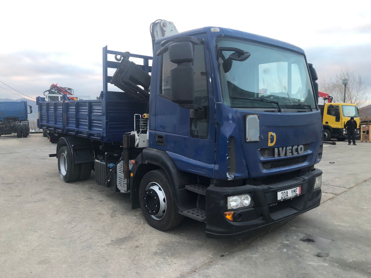 Crane truck IVECO EUROCARGO 120E25: picture 6