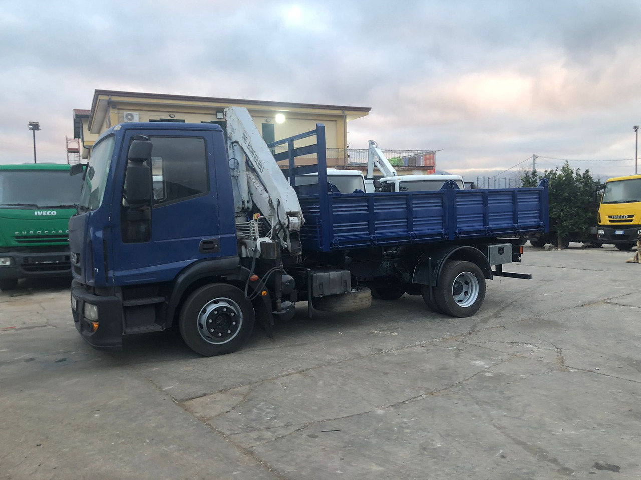 Crane truck IVECO EUROCARGO 120E25: picture 14