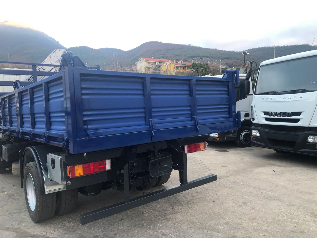 Crane truck IVECO EUROCARGO 120E25: picture 17