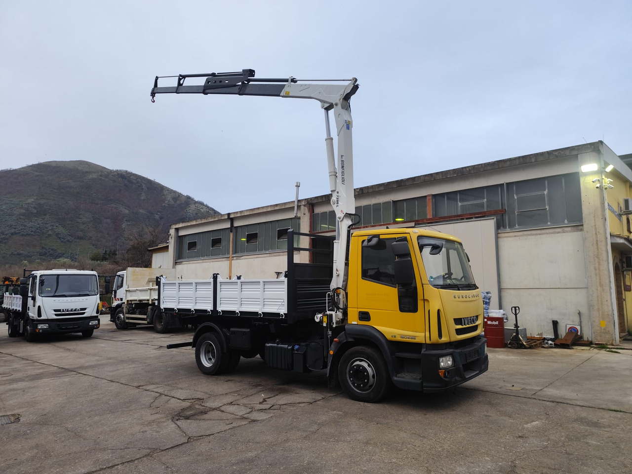 Crane truck IVECO EUROCARGO 120E28P: picture 39