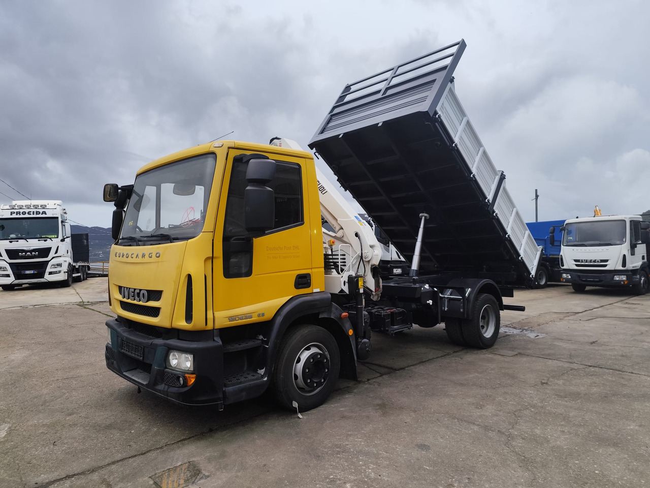 IVECO EUROCARGO 120E28P - Crane truck: picture 1 IVECO EUROCARGO 120E28P - Crane truck: picture 1