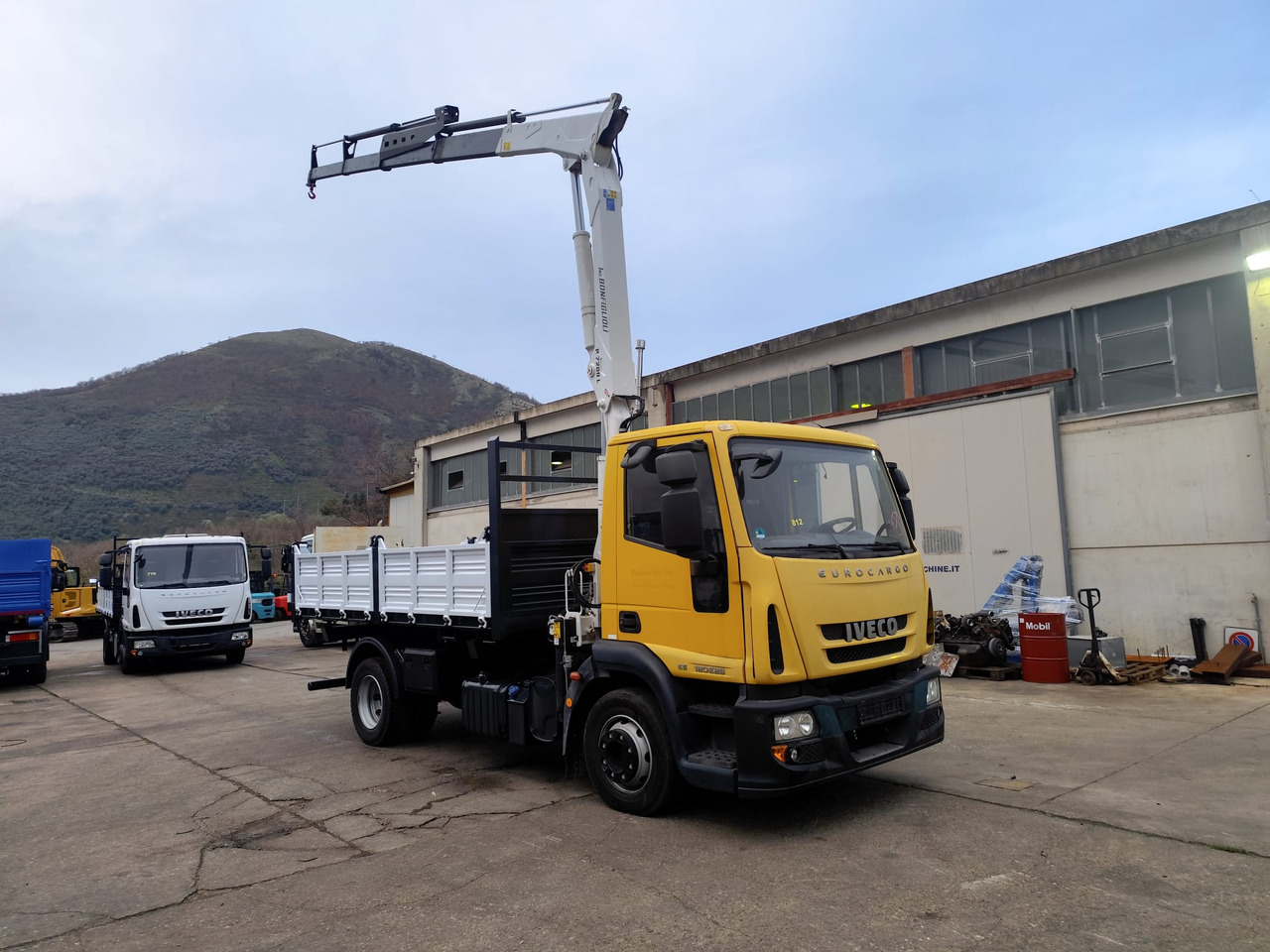 Crane truck IVECO EUROCARGO 120E28P: picture 28