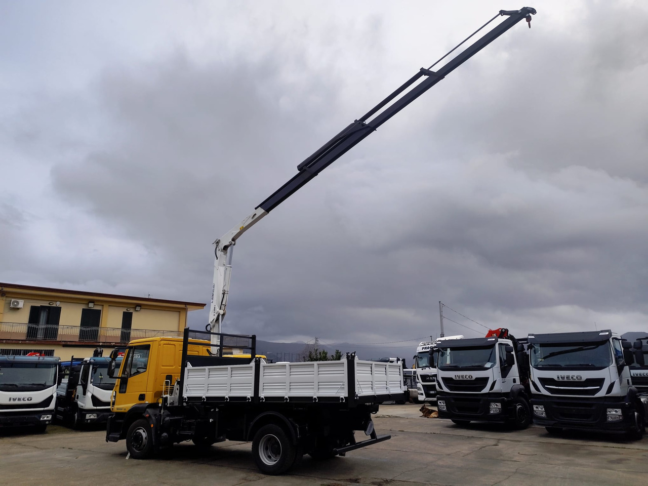 Crane truck IVECO EUROCARGO 120E28P: picture 34
