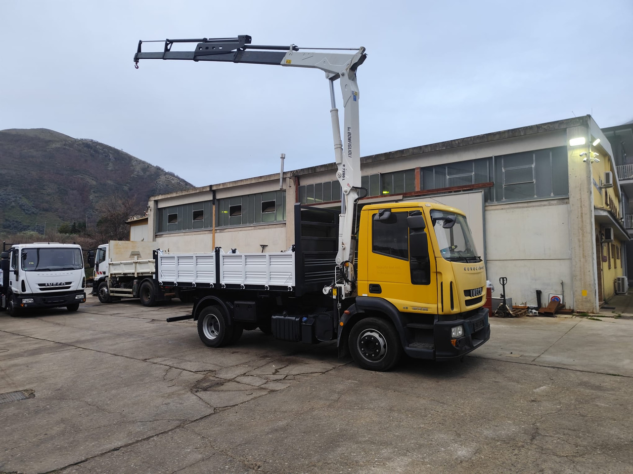 Crane truck IVECO EUROCARGO 120E28P: picture 42