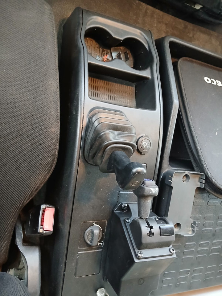 Crane truck, Tipper IVECO EUROCARGO 140-250: picture 22