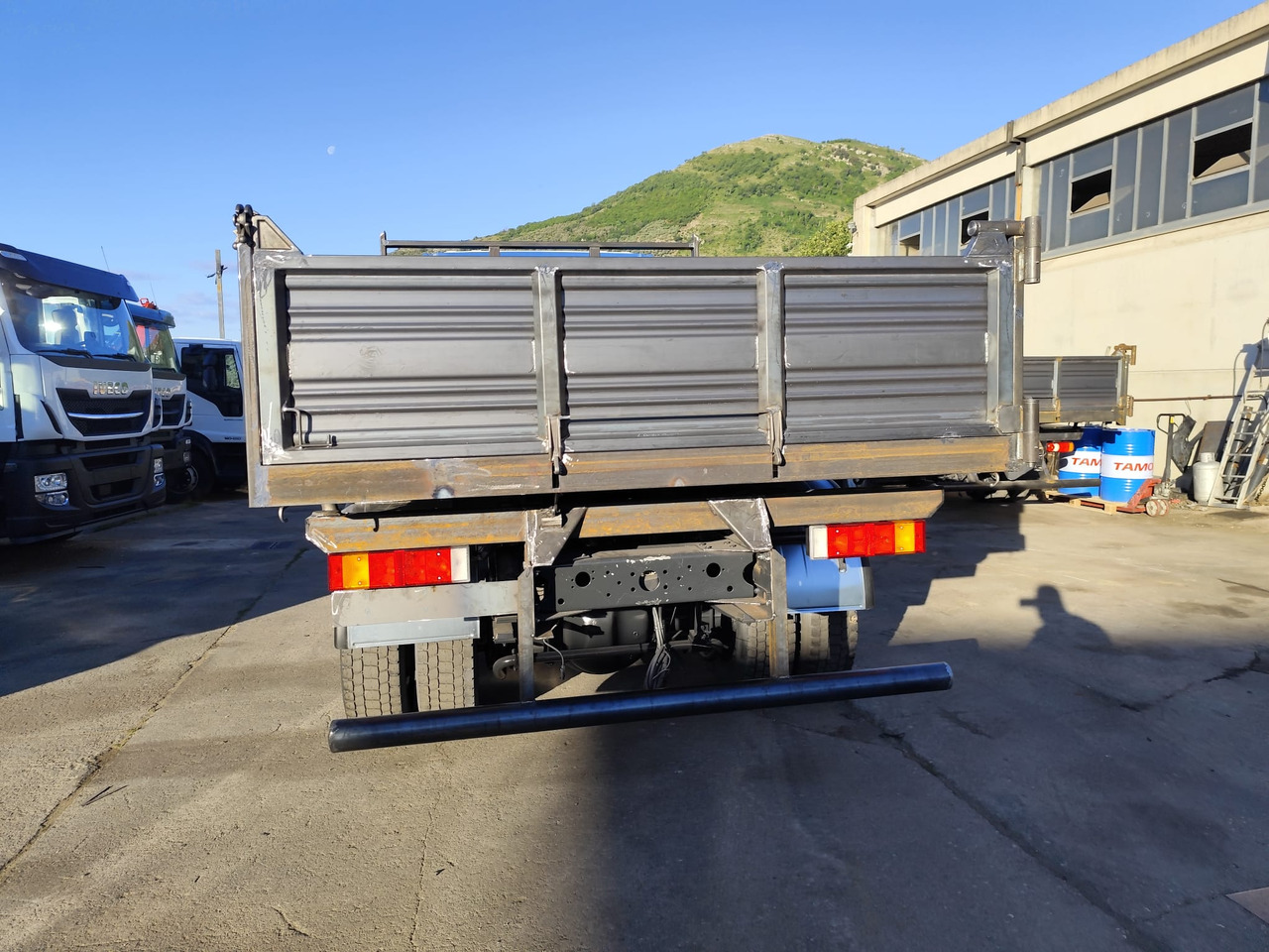 IVECO EUROCARGO 150E25 - Tipper: picture 3 IVECO EUROCARGO 150E25 - Tipper: picture 3