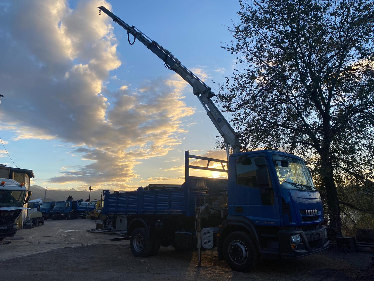 IVECO EUROCARGO 150E25P - Crane truck, Tipper: picture 5 IVECO EUROCARGO 150E25P - Crane truck, Tipper: picture 5
