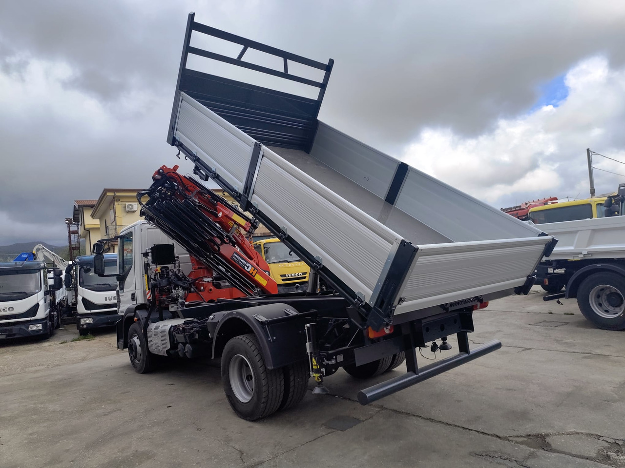 IVECO EUROCARGO 160-250 - Crane truck: picture 3 IVECO EUROCARGO 160-250 - Crane truck: picture 3