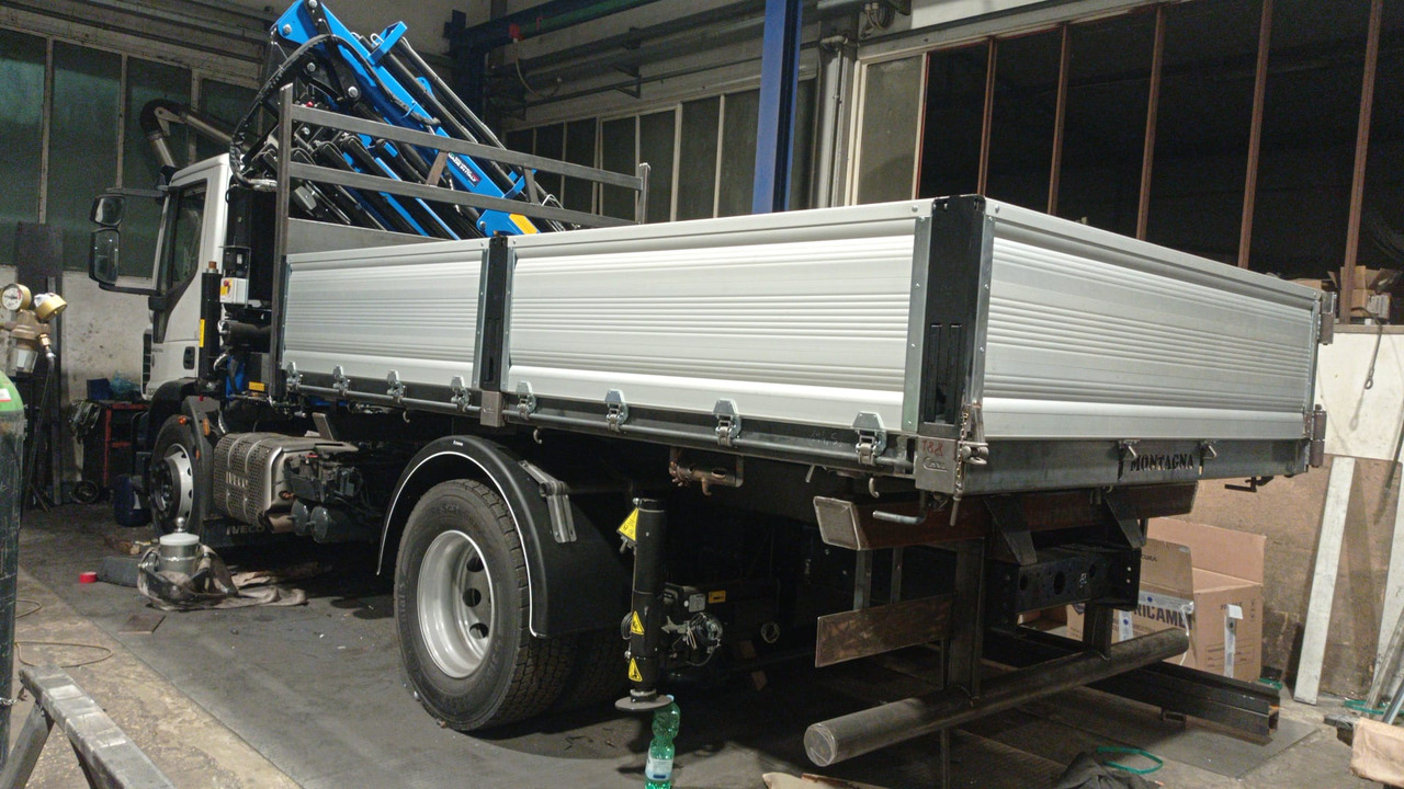 IVECO EUROCARGO 180-320 - Tipper, Crane truck: picture 2 IVECO EUROCARGO 180-320 - Tipper, Crane truck: picture 2