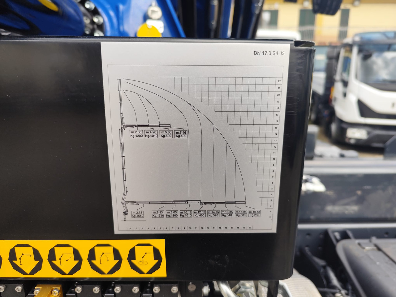 IVECO EUROCARGO 180-320 - Tipper, Crane truck: picture 5 IVECO EUROCARGO 180-320 - Tipper, Crane truck: picture 5