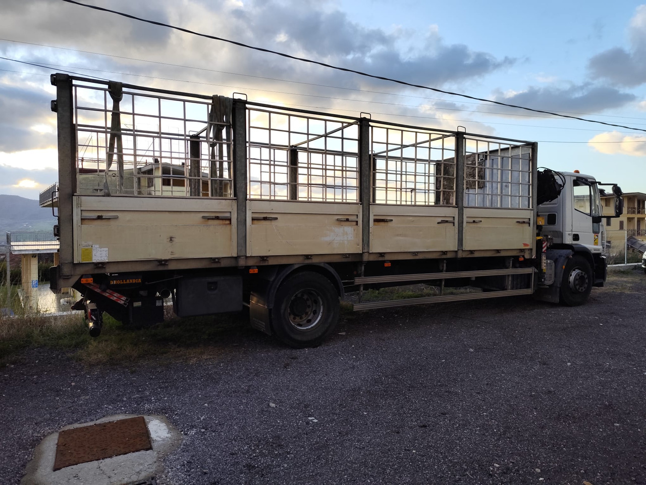 IVECO EUROCARGO 180E25 - Crane truck, Crane truck: picture 3 IVECO EUROCARGO 180E25 - Crane truck, Crane truck: picture 3