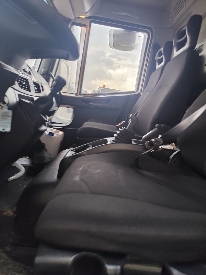 IVECO EUROCARGO 190-280L - Curtainsider truck, Tipper: picture 2 IVECO EUROCARGO 190-280L - Curtainsider truck, Tipper: picture 2