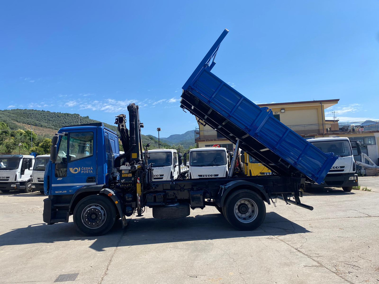 IVECO EUROCARGO 190EL28 - Crane truck: picture 3 IVECO EUROCARGO 190EL28 - Crane truck: picture 3