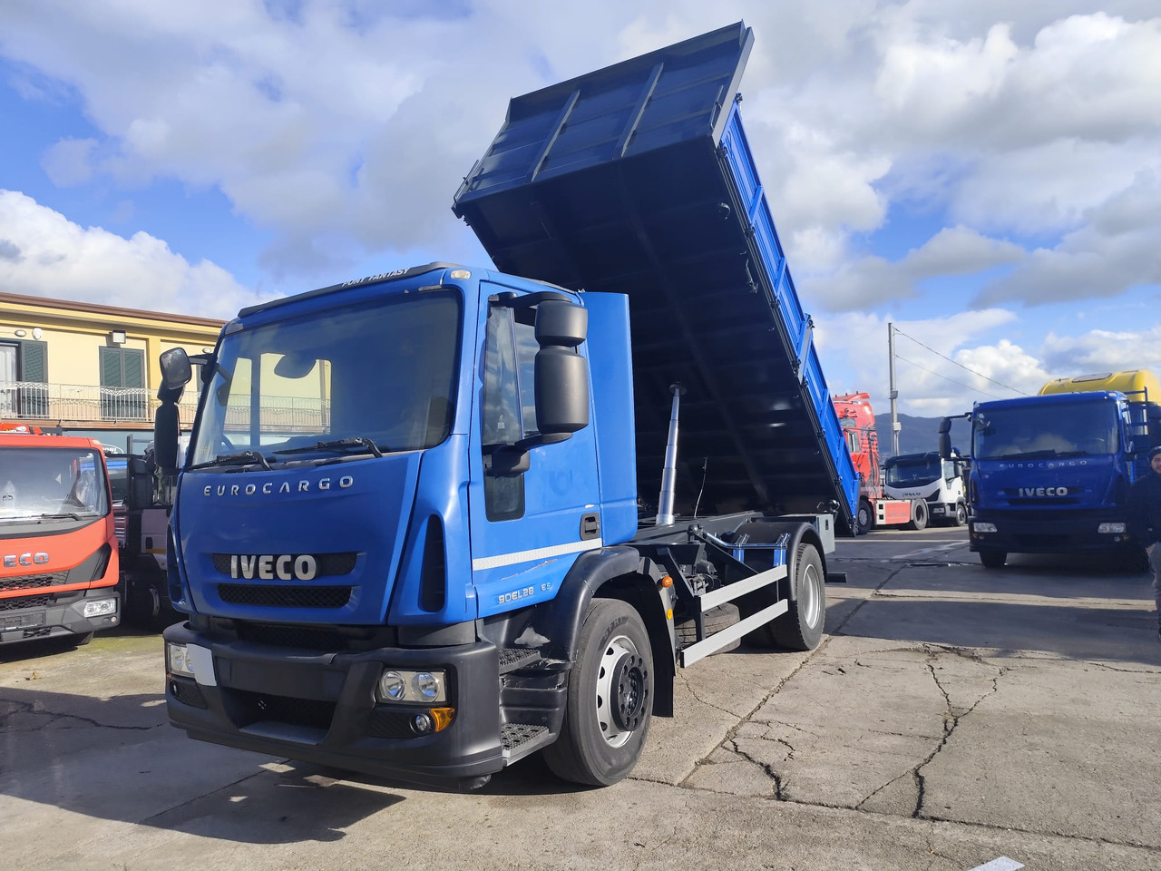 IVECO EUROCARGO 190EL28 - Cab chassis truck: picture 1 IVECO EUROCARGO 190EL28 - Cab chassis truck: picture 1
