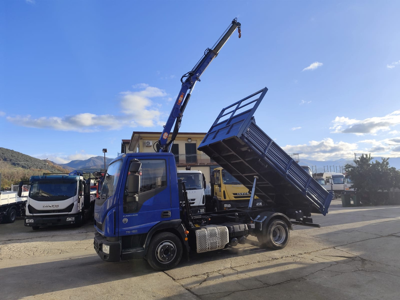 IVECO EUROCARGO 75-160 - Crane truck: picture 4 IVECO EUROCARGO 75-160 - Crane truck: picture 4