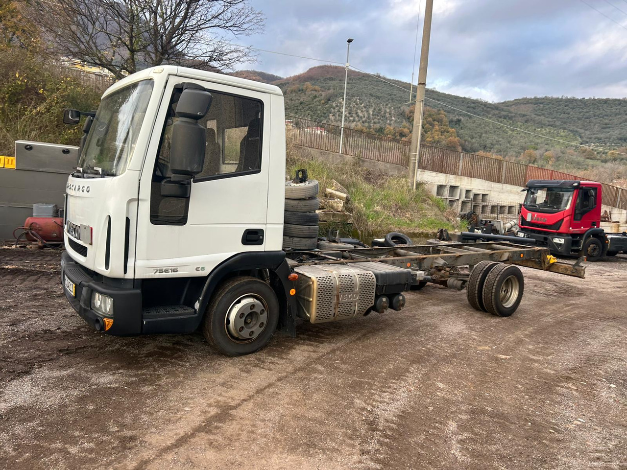 IVECO EUROCARGO 75E16 - Cab chassis truck: picture 2 IVECO EUROCARGO 75E16 - Cab chassis truck: picture 2