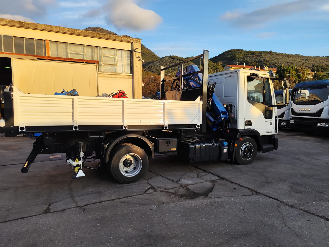 Crane truck, Tipper IVECO EUROCARGO 80-210: picture 46 Crane truck, Tipper IVECO EUROCARGO 80-210: picture 46