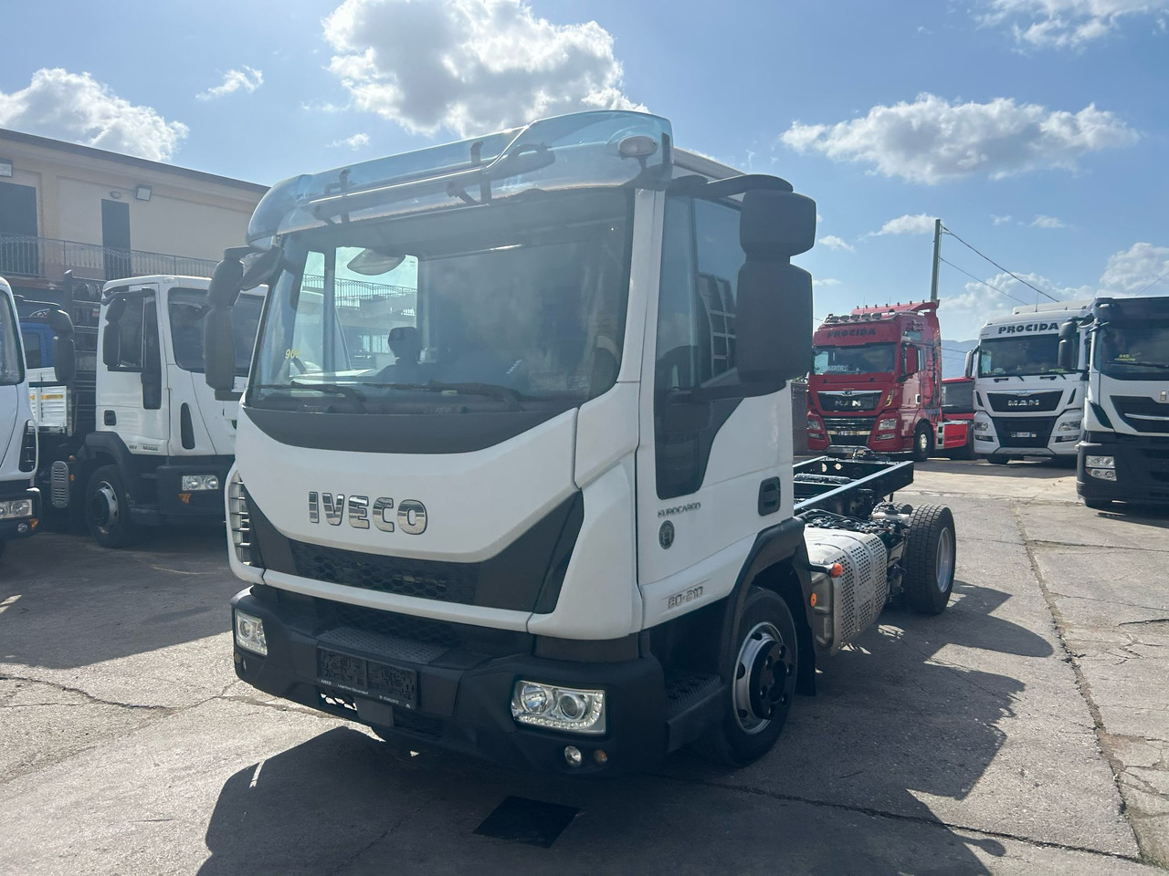 IVECO EUROCARGO 80-210 - Cab chassis truck: picture 1 IVECO EUROCARGO 80-210 - Cab chassis truck: picture 1