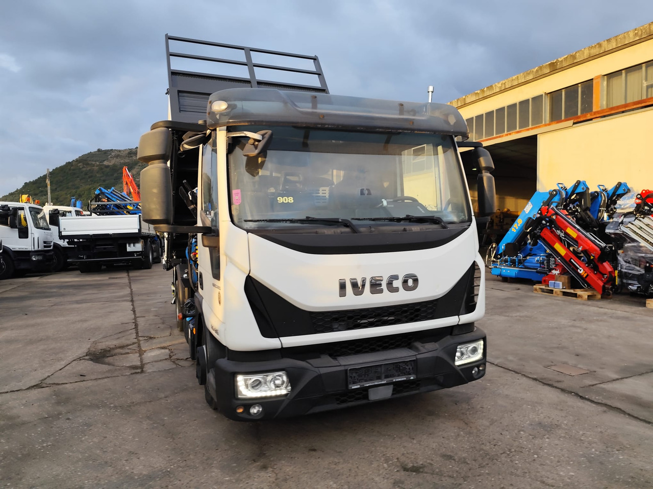 Crane truck, Tipper IVECO EUROCARGO 80-210: picture 12 Crane truck, Tipper IVECO EUROCARGO 80-210: picture 12
