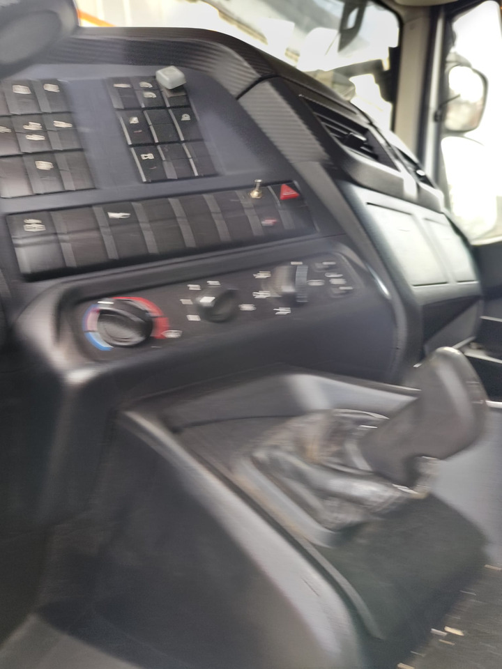 IVECO HI-STREET 260S31 XP - Tipper, Crane truck: picture 4 IVECO HI-STREET 260S31 XP - Tipper, Crane truck: picture 4