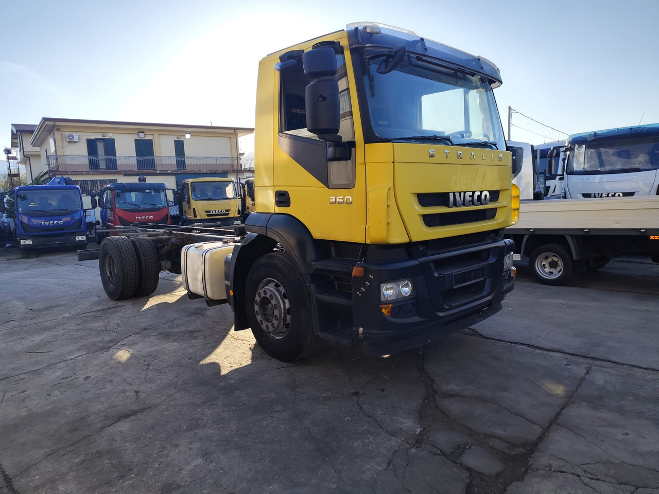 IVECO STRALIS 190S36 - Cab chassis truck: picture 1 IVECO STRALIS 190S36 - Cab chassis truck: picture 1