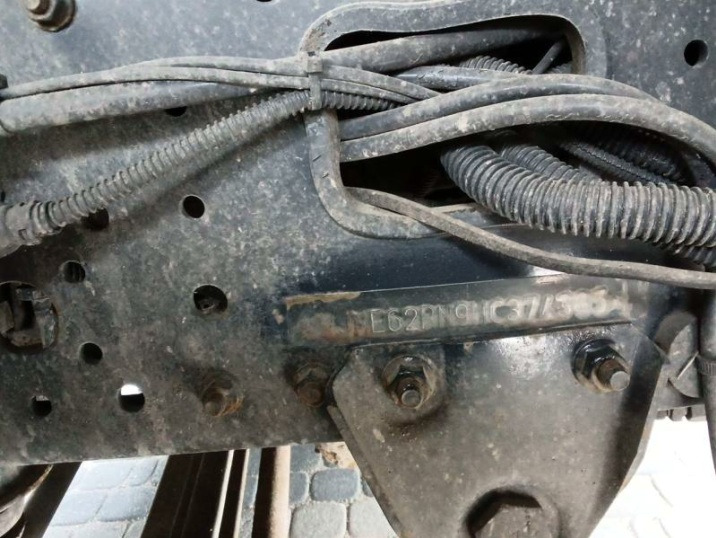 Cab chassis truck IVECO STRALIS AD 260S31 XP: picture 9