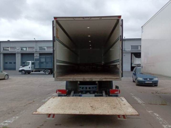 Cab chassis truck IVECO STRALIS AD 260S31 XP: picture 21