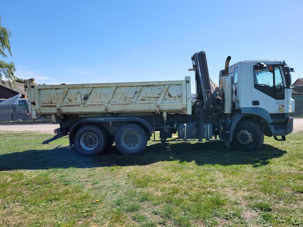 IVECO TRAKKER 260T36 - Crane truck: picture 2 IVECO TRAKKER 260T36 - Crane truck: picture 2