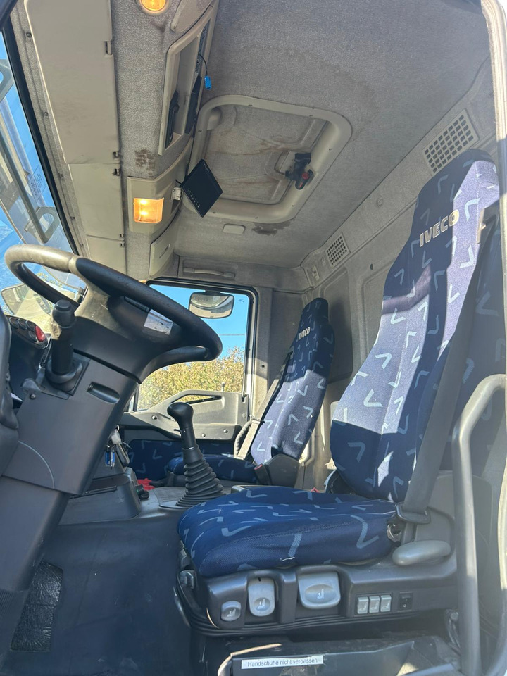 IVECO TRAKKER 260T36 - Tipper: picture 3 IVECO TRAKKER 260T36 - Tipper: picture 3