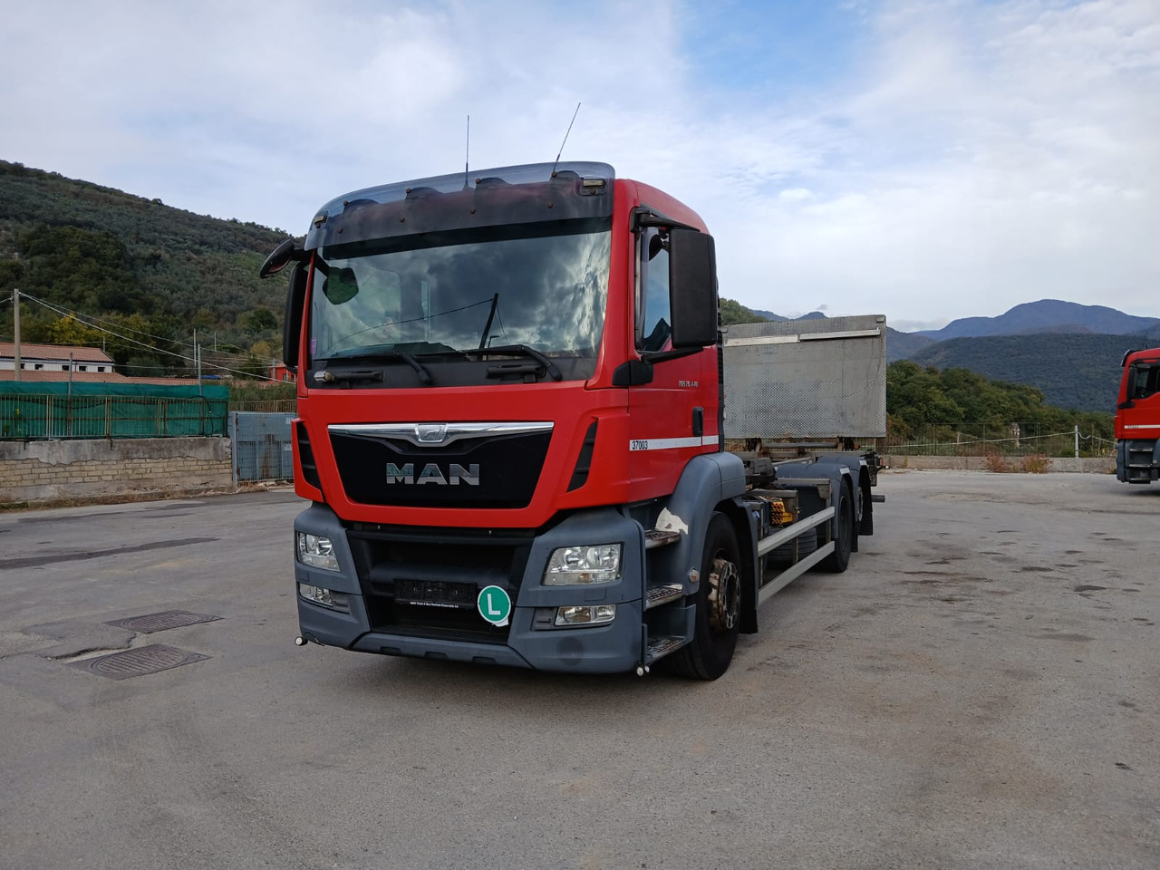 Cab chassis truck MAN TGX 26.440: picture 20