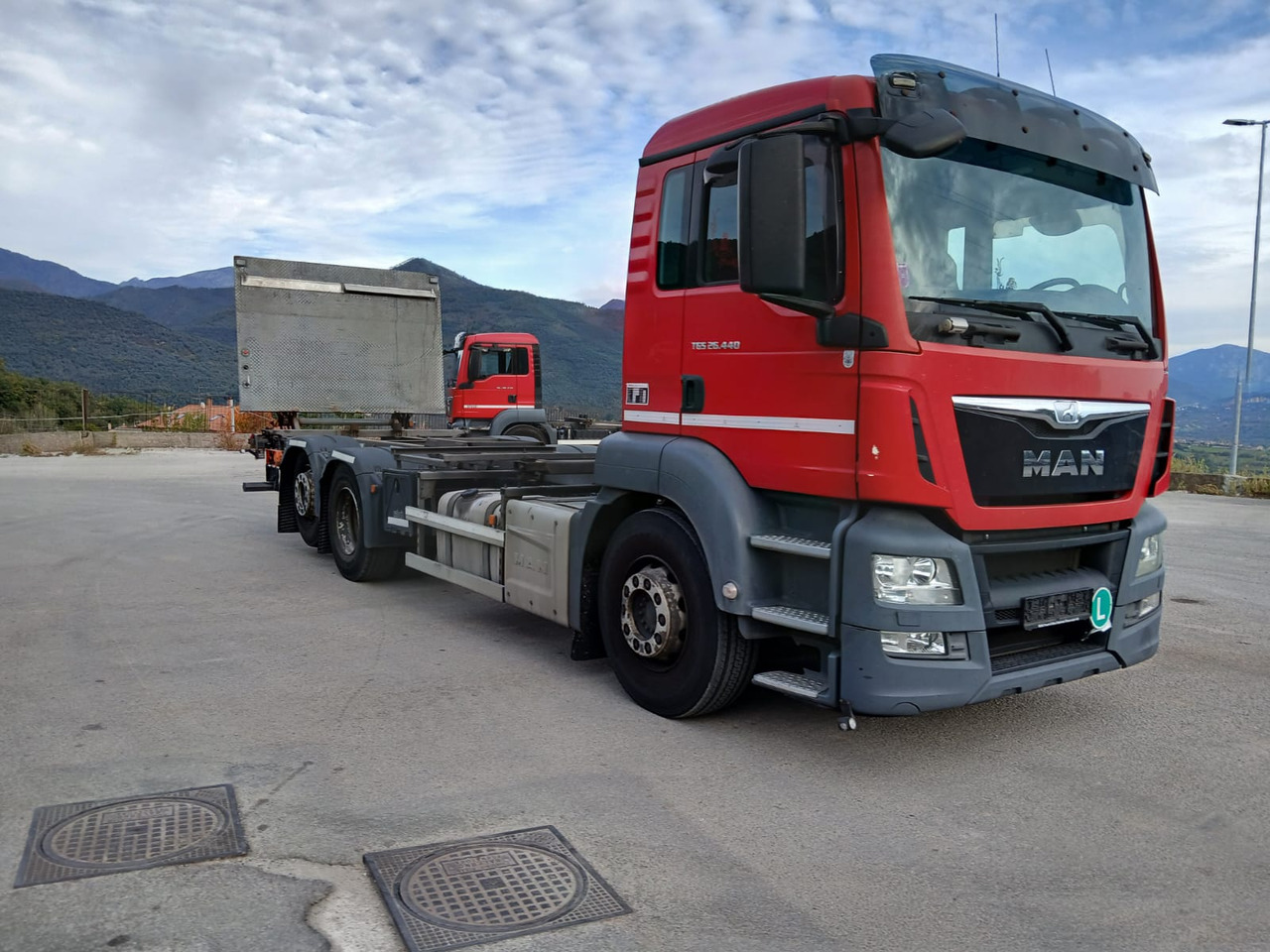 Cab chassis truck MAN TGX 26.440: picture 18