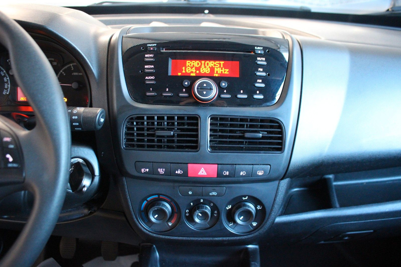 Small van Opel Combo D Kasten L2H1 2,4t  Klima Sitzheizung PDC: picture 14