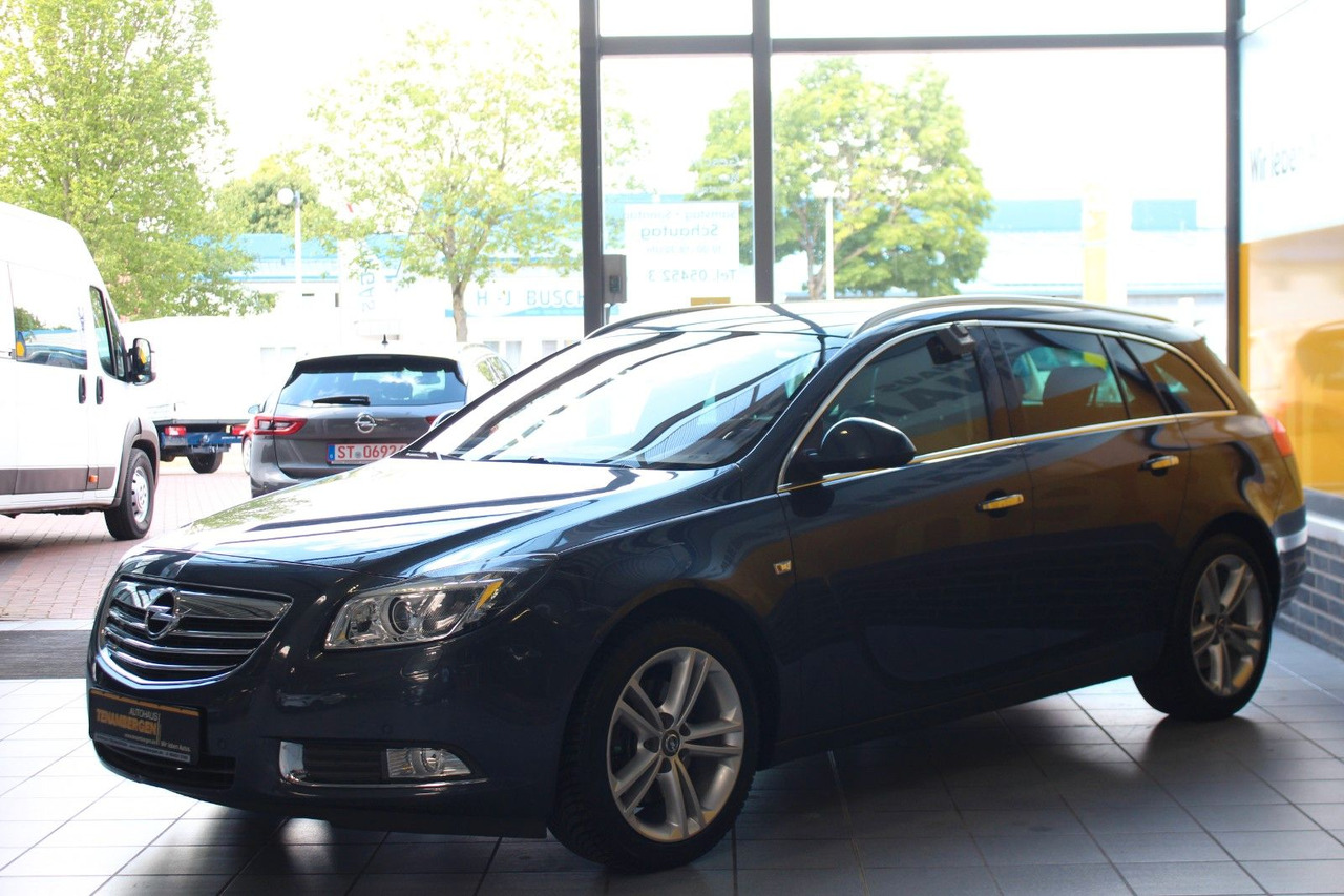 Opel Insignia A Sports Tourer Innovation 4x4 Navi AHK - Car: picture 4 Opel Insignia A Sports Tourer Innovation 4x4 Navi AHK - Car: picture 4