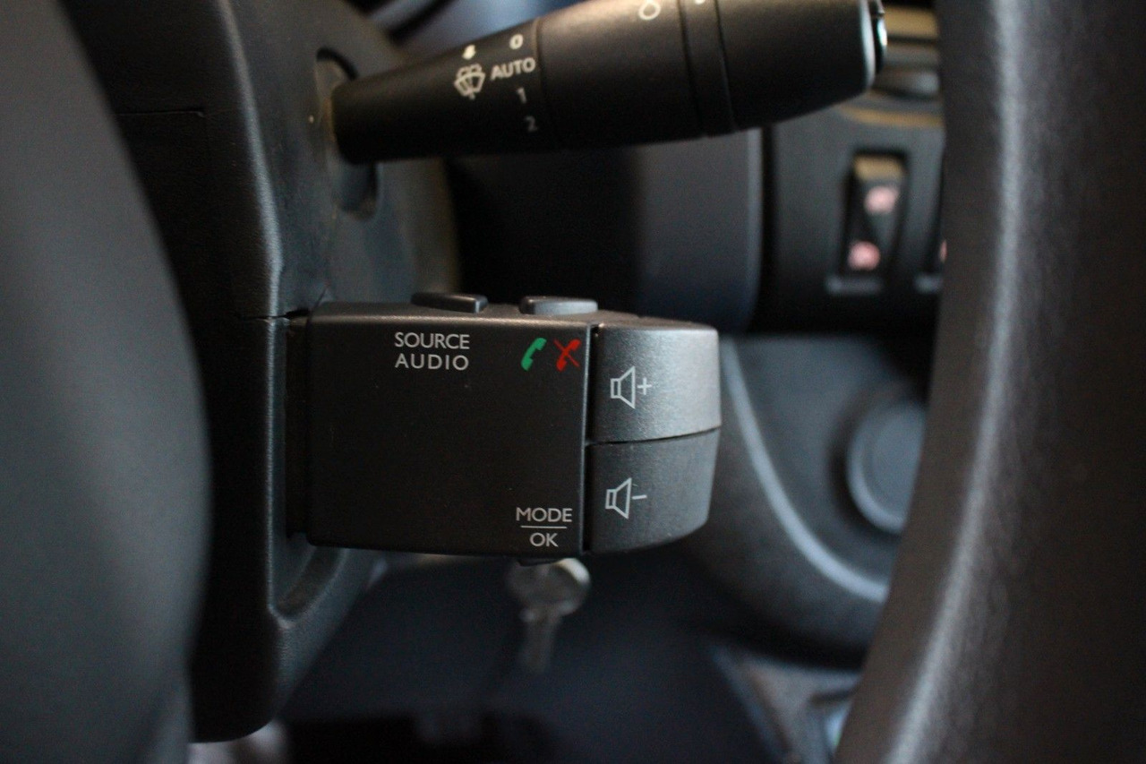 Leasing of  Opel Vivaro B Pritsche L2H1 2,9t Klima Navi AHK Opel Vivaro B Pritsche L2H1 2,9t Klima Navi AHK: picture 13