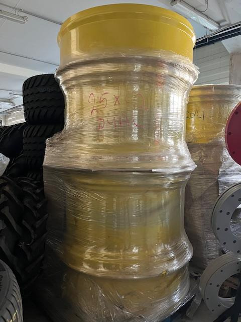 25x42 Dual-Trac twin-tracked John Deere - Rim for Agricultural machinery: picture 2 25x42 Dual-Trac twin-tracked John Deere - Rim for Agricultural machinery: picture 2