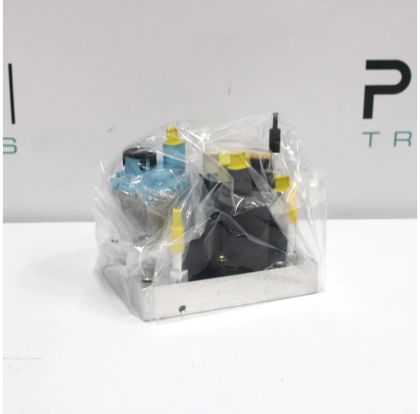 Volvo FH/FM AdBlue Pomp 21679299 | 7421892627 | 23387854 Nieuw - Fuel processing/ Fuel delivery for Truck: picture 2 Volvo FH/FM AdBlue Pomp 21679299 | 7421892627 | 23387854 Nieuw - Fuel processing/ Fuel delivery for Truck: picture 2