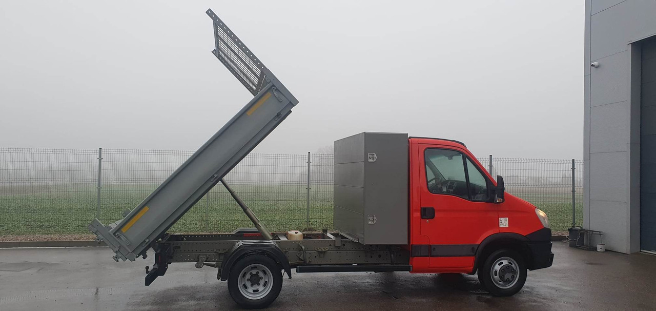 IVECO Daily 35C13 - Tipper van: picture 3 IVECO Daily 35C13 - Tipper van: picture 3