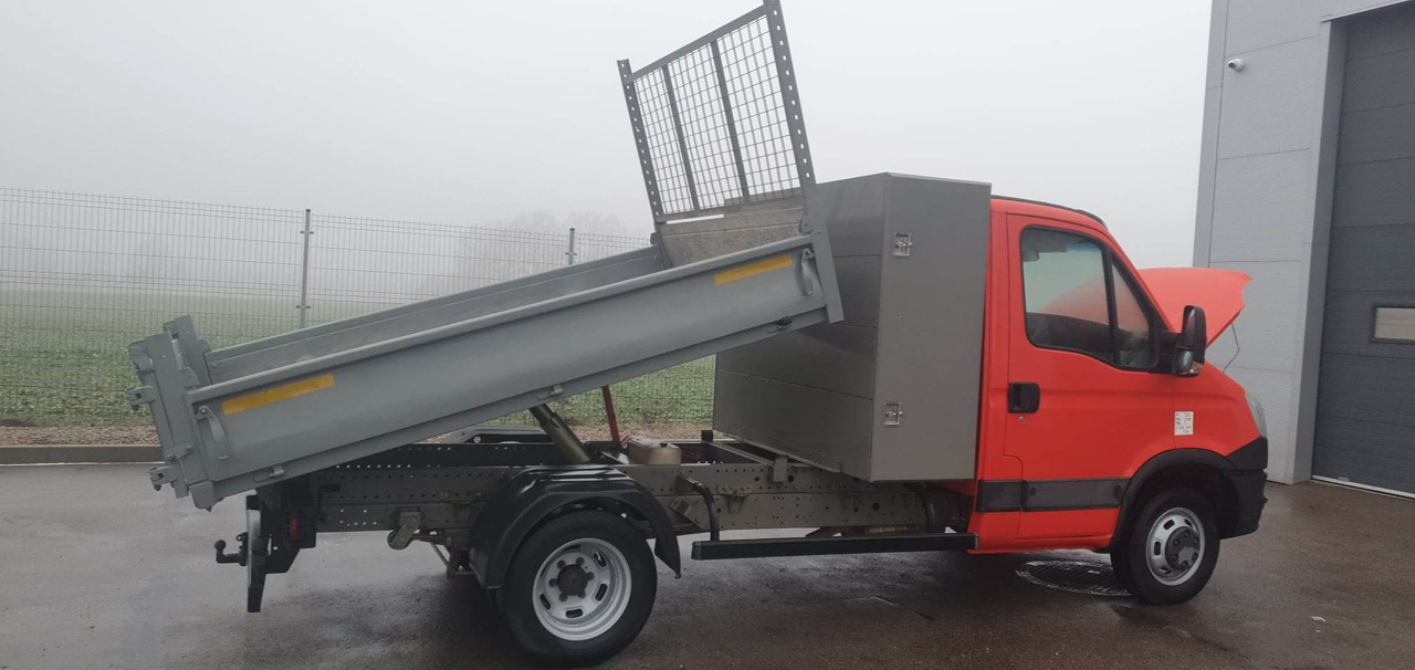 IVECO Daily 35C13 - Tipper van: picture 4 IVECO Daily 35C13 - Tipper van: picture 4