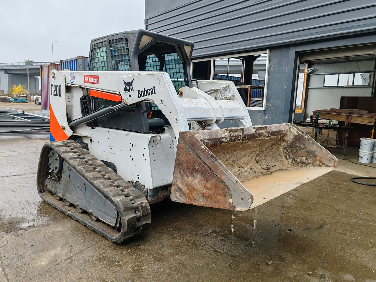 BOBCAT T200 - Compact track loader: picture 1 BOBCAT T200 - Compact track loader: picture 1