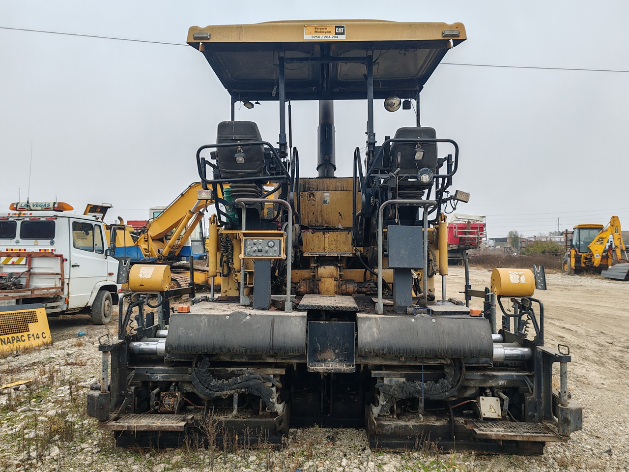 Caterpillar AP555E - Asphalt distributor: picture 2 Caterpillar AP555E - Asphalt distributor: picture 2