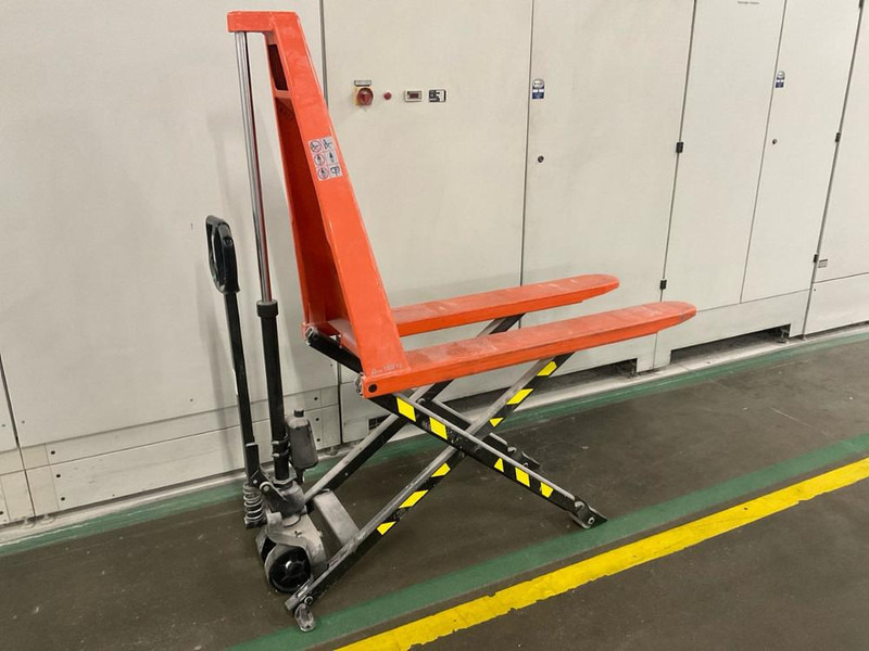 BT HHM100 - Forklift: picture 3 BT HHM100 - Forklift: picture 3