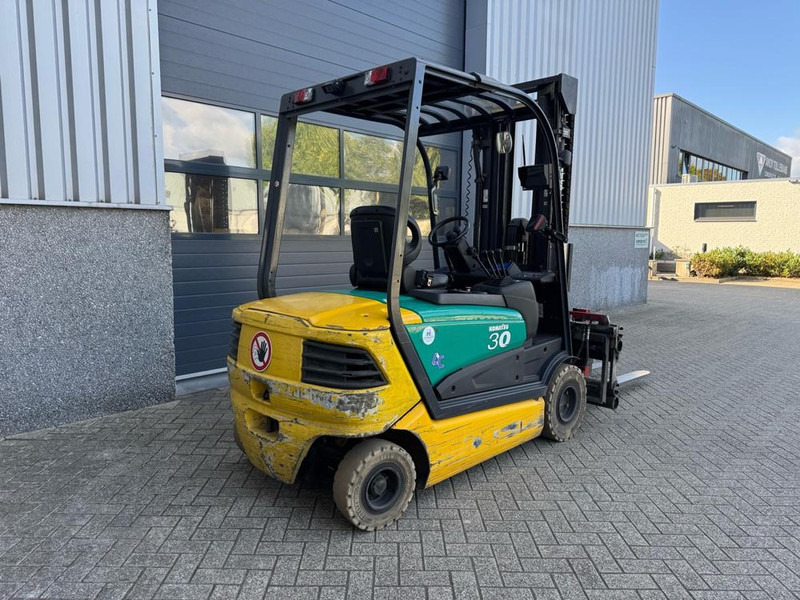 Komatsu FB30H-3R - Forklift: picture 4 Komatsu FB30H-3R - Forklift: picture 4