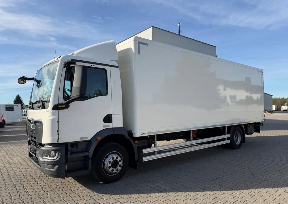 MAN TGM 15.250 - Box truck: picture 2 MAN TGM 15.250 - Box truck: picture 2