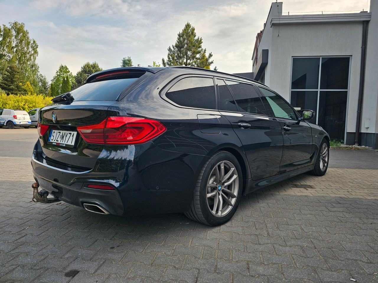 BMW 520 d M Packet Luftsitze Harman-K TOP Ausstatt. - Car: picture 4 BMW 520 d M Packet Luftsitze Harman-K TOP Ausstatt. - Car: picture 4
