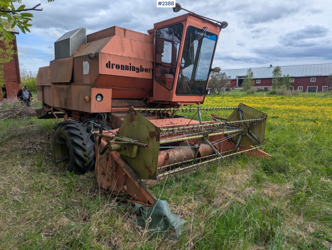 Combine harvester Dronningborg D1250 - Combine harvester: picture 1 Combine harvester Dronningborg D1250 - Combine harvester: picture 1